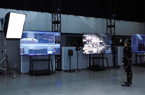 네이버 스트리밍 서비스 치지직이 버추얼 콘텐츠 특화 스튜디오인&nbsp;‘모션스테이지’를 정식 공개하고,&nbsp;스트리머들의&nbsp;3D&nbsp;콘텐츠 제작 편의를 지원한다. 사진은 네이버 치지직 ‘모션스테이지’