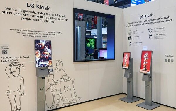 LG전자가 '2세대 키오스크'를 'CSUN AT 2025'에서 공개했다. 사진은 바르셀로나에서 전달 4일(현지시간) 열린 'ISE 2025'에 전시된 2세대 키오스크 모습이다 [사진=LG전자](포인트경제)