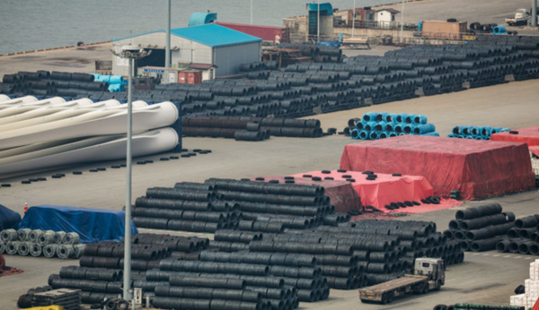 경기 평택시 평택항에 철강 제품들이 쌓여 있다. /사진=뉴시스