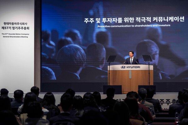 20일 서울 서초구 엘타워에서 진행된 제57기 현대차 정기 주주총회에서 호세 무뇨스 대표이사가 인사말을 하고 있다. /현대자동차 제공 (포인트경제)