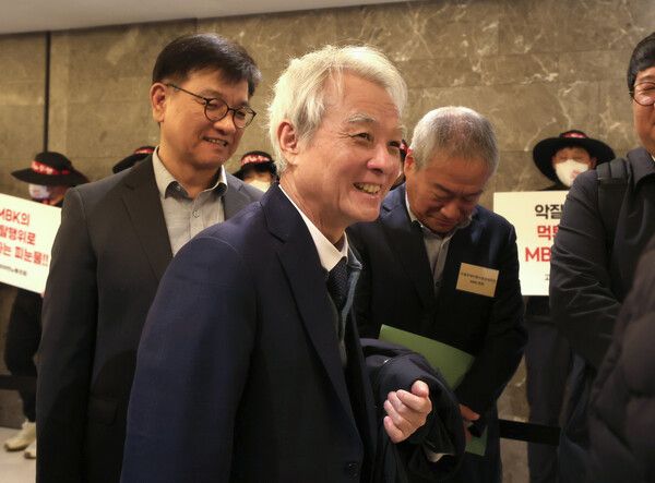 강성두 영풍 사장이 28일 오전 서울 용산구 몬드리안호텔에서 열린 고려아연 정기주주총회에 참석하고 있다. /뉴시스