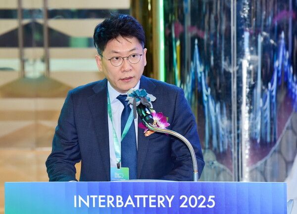 5일 서울 강남구 코엑스에서 열린 인터배터리 2025에서 김동명 LG에너지솔루션 CEO가 개회사를 하고 있다.