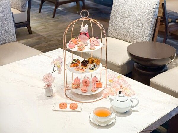 앰배서더 서울 풀만 호텔의 체리블라썸 애프터눈 티 세트