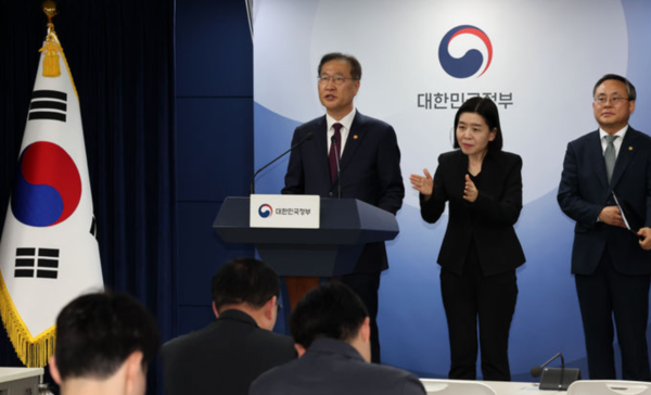 박성재 법무부 장관이 12일 오전 서울 종로구 정부서울청사에서 제21대 대통령 선거 대국민 담화를 발표하고 있다. /사진=뉴시스