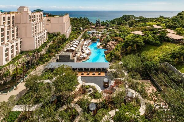 Summer Escape Deal_롯데호텔 제주 수영장 /롯데호텔앤리조트 제공