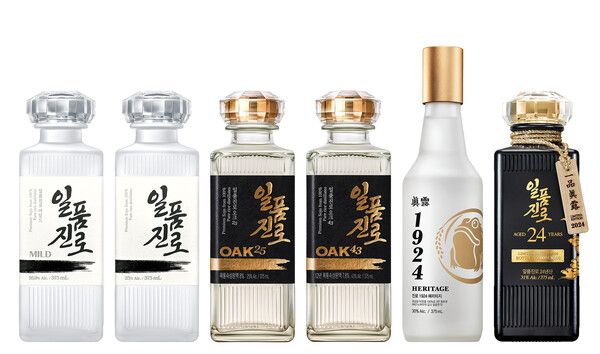 하이트진로 프리미엄 증류식 소주 일품진로 라인업 제품 이미지 [사진=하이트진로](포인트경제)