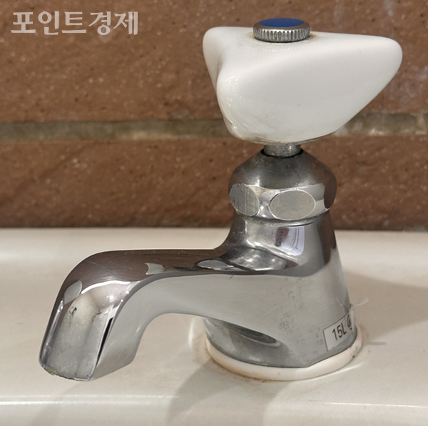 수돗물 기본요금이 면제되는 도쿄도의 한 가정집 수도꼭지ⓒ포인트경제 박진우 도쿄특파원