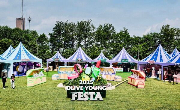 CJ올리브영이 오는 25일까지 한강 노들섬에서 진행하는 '2025&nbsp;올리브영 페스타' 현장