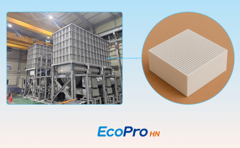 에코프로에이치엔이 개발한 3세대 촉매인 허니컴 촉매를 적용한 PFC 감축 시스템과 벌집 모양의 허니컴 촉매를 확대한 모습. /에코프로에이치엔 제공