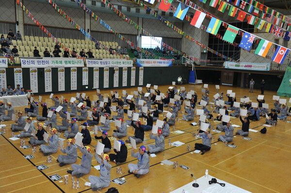 태광그룹 섬유·석유화학 계열사 태광산업과 대한화섬은 29일 울산 화섬공장 내 복지회관에서 '2025 산업안전 도전골든벨' 행사를 개최했다. [사진=태광그룹](포인트경제)