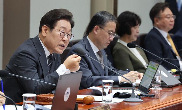 이재명 대통령이 19일 서울 용산구 대통령실 청사에서 열린 국무회의에서 발언하고 있다. /대통령실통신사진기자단