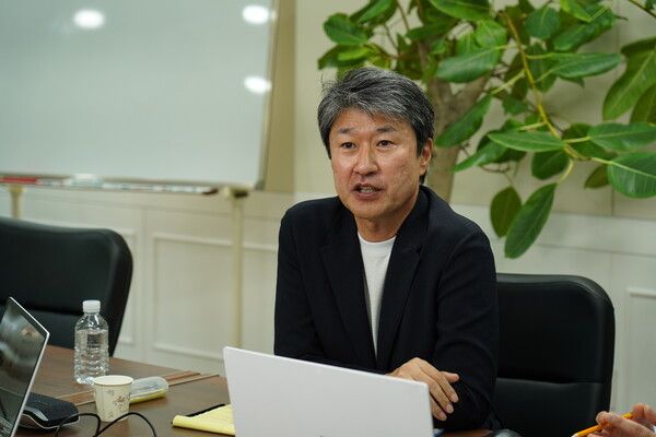 송호준 에코프로 대표가 최근 지주사 직원들을 대상으로 온라인 경영 설명회를 진행하고 있는 모습&nbsp;/에코프로 제공