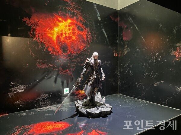 &nbsp;‘로스트아크’ 단독 미디어아트 전시 ‘빛의 여정’. 게임 피슈어 전시 ⓒ포인트경제