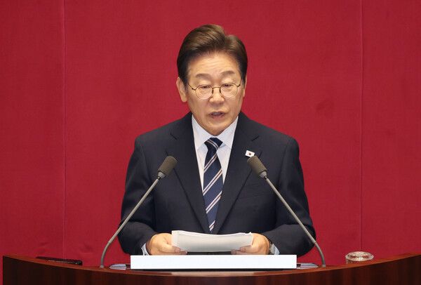 이재명 대통령이 26일 서울 여의도 국회에서 열린 본회의에서 추가경정예산 시정연설을 하고 있다. /사진=뉴시스