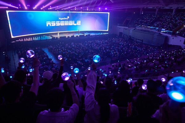 넥슨은 지난&nbsp;7일 서울 장충체육관에서 열린 자사 인기 온라인게임 ‘메이플스토리’의&nbsp;2025&nbsp;여름 쇼케이스 ‘어셈블(ASSEMBLE)’을 통해 다가올 대규모 업데이트 계획을 공개했다. 사진은 '메이플스토리' 2025 여름 쇼케이스 '어셈블' 현장 전경
