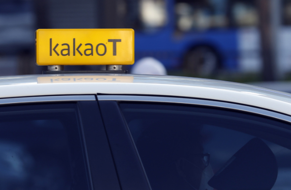 서울에서 운행중인 카카오T 택시 / 출처-뉴시스 (포인트경제)