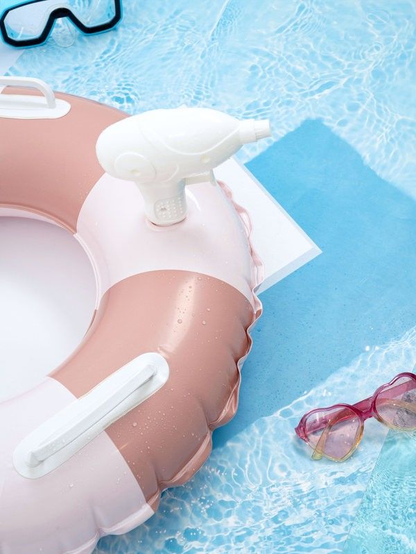 아성다이소 '물총 결합 물놀이 튜브' /아성다이소 (포인트경제)