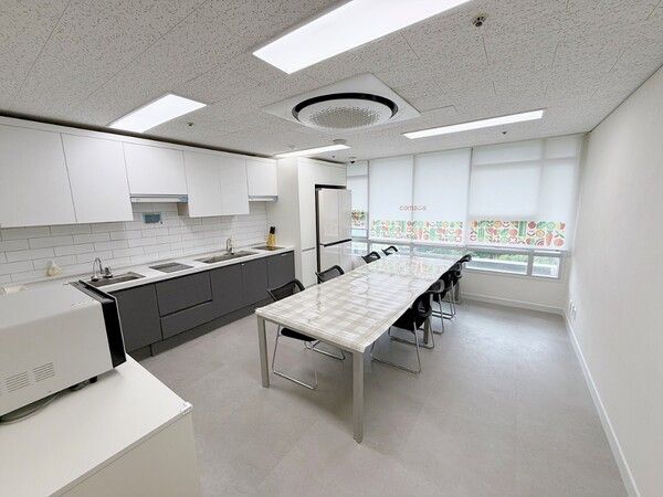 컴투스, 발달장애 아동의 교육환경 개선을 위한 ‘컴투스 키친’ 조성 봉사활동 진행 /컴투스 (포인트경제)