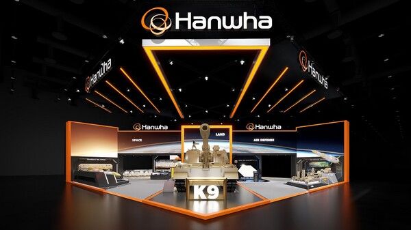 한화에어로스페이스와 한화시스템이 아랍에미리트(UAE)에서 열린 '국제방산전시회(IDEX) 2025'에 참가했다. [사진=한화에어로스페이스 뉴스룸] (포인트경제)