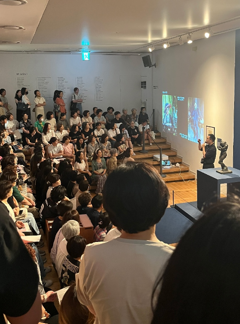 국내 1호로 손꼽히는 전시 해설가 김찬용 도슨트 현장