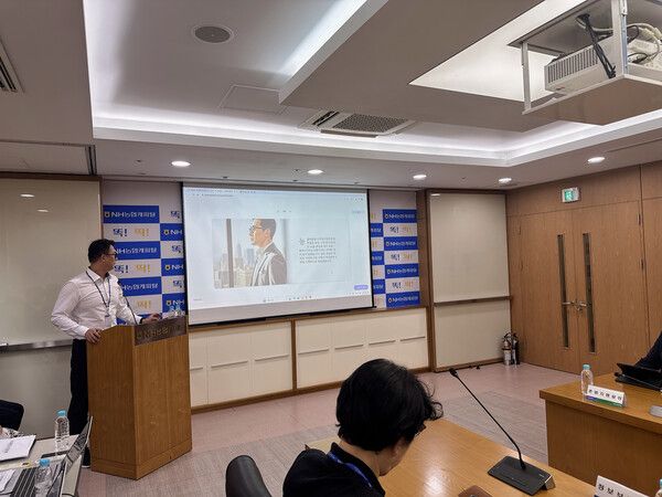 NH농협캐피탈은 지난 18일, 경영성과분석회의에서 콘테스트 최우수상 시상자(민광훈 과장)가 우수사례를 발표하고 있다.