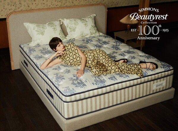 시몬스·N32, W컨셉 입점 확정...라이브 방송 진행