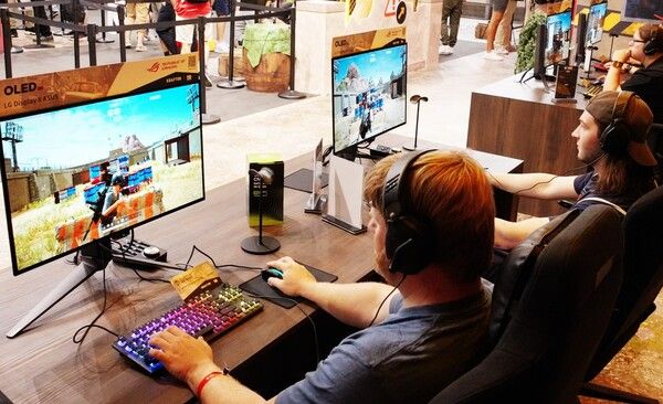LG디스플레이, 크래프톤과 '게임스컴 2025' 게이밍 OLED 선봬