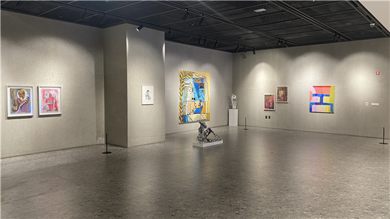 테이크호텔 갤러리에서 ‘문명의 심연을 건너 AI시대의 인간적 유대’ 팝업 전시를 연다.&nbsp;이번 전시에는 마틴 다이버(Martin Daiber) 작가와 산드라 아우스트리치(Sandra Austrich) 작가의 특별 기획 2인전 작품이 전시된다.