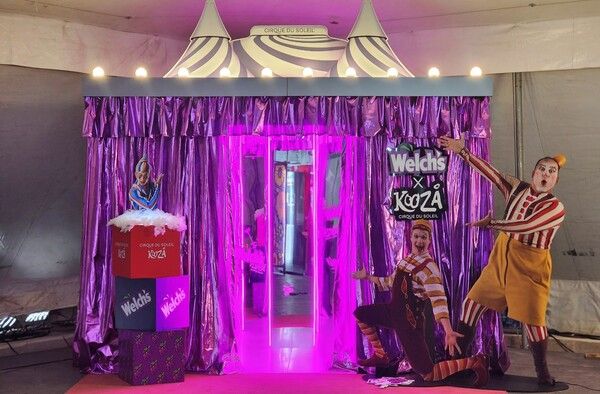 태양의서커스 공연장인 ‘빅탑’을 본뜬 ‘웰치스 포토존’