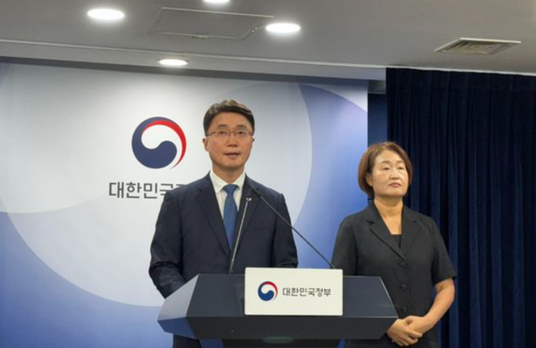 류제명 과학기술정보통신부 제2차관이 10일 정부서울청사에서 KT 고객 무단 소액결제 침해사고 관련 브리핑을 진행하고 있다. /사진=뉴시스