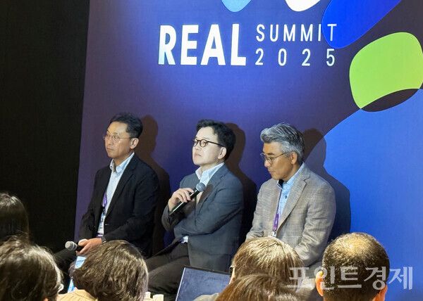 질의응답 세션, 왼쪽부터 송해구 부사장 이준희 대표 이호준 부사장 ⓒ포인트경제