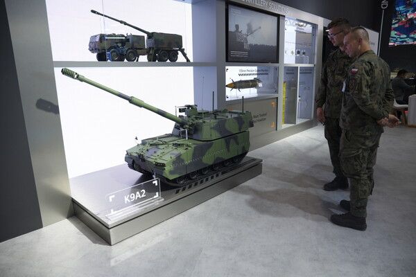 한화에어로스페이스가 MSPO 2025에서 선보인 K9 자주포의 성능개량 버전 ‘K9A2’