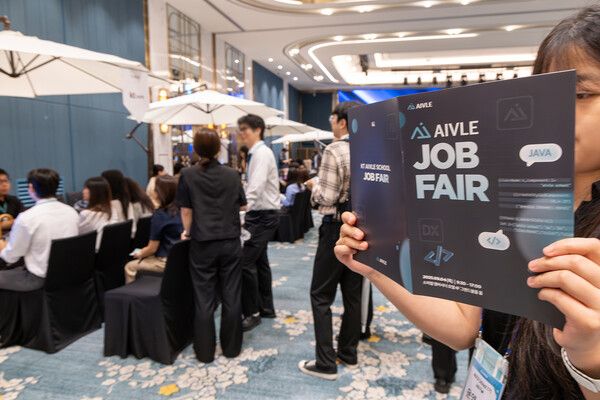 KT, 에이블스쿨 AI 인재 400명과 채용박람회 개최 /KT 제공