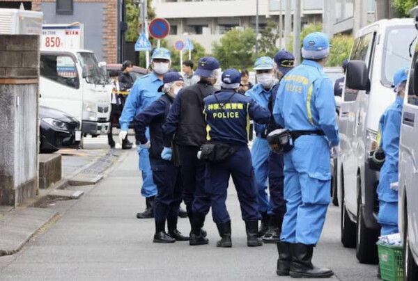 가와사키 스토커 살인 사건을 수사 중인 가나가와현 경찰/니혼게이자이 신문 갈무리(포인트경제)