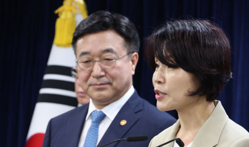 한정애 더불어민주당 정책위의장, 고위당정협의회 결과 브리핑 /사진=뉴시스