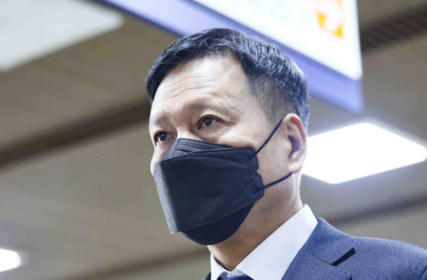 영배 큐텐그룹 대표가 지난 4월&nbsp; 8일 티메프 미정산 사태 초래 혐의로 서울 서초구 서울중앙지방법원에서 열린 1차 공판에 출석하고 있다. /사진=뉴시스