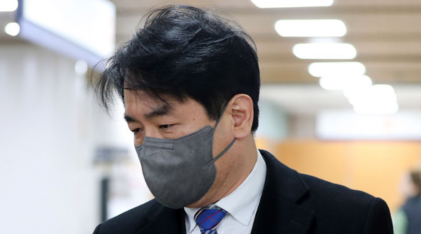 티메프 대규모 미정산 사태를 초래한 혐의를 받는 류화현 위메프 대표가 지난 1월22일 오전 서울 서초구 서울중앙지방법원에서 열리는 첫 재판에 출석하고 있다. /사진=뉴시스