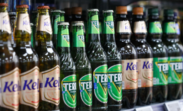 서울 시내 한 대형마트에 진열된 테라와 켈리 맥주 / 사진=뉴시스 (포인트경제)