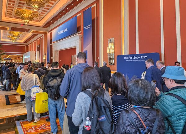 미국 라스베이거스에서 열리는 세계 최대 전자 전시회 'CES 2026'에 마련된 윈호텔 삼성전자 단독 전시관은&nbsp;최신&nbsp;AI 혁신과 기술, 서비스를&nbsp;직접 체험하려는 방문객들로 연일 붐볐다. /삼성전자 제공