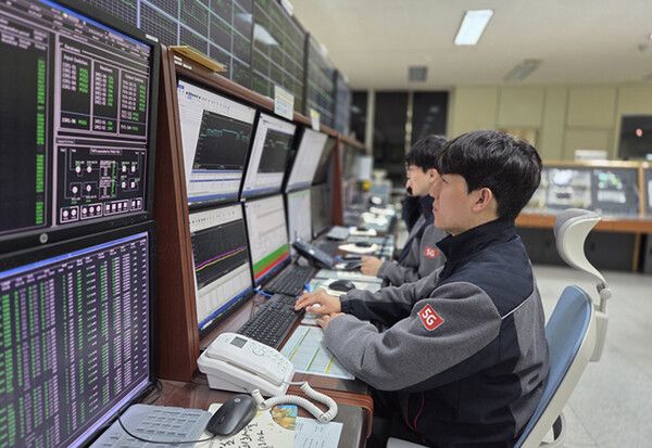 KT SAT은 용인위성관제센터를 통해 K-RadCube 사업의 위성 관제와 지상국 운영을 아우르는 통합 관제∙운영을 수행할 예정이다. /KT 제공