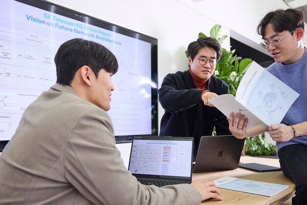이번 6G 백서 연구와 집필에 참여한 SKT 구성원들의 모습