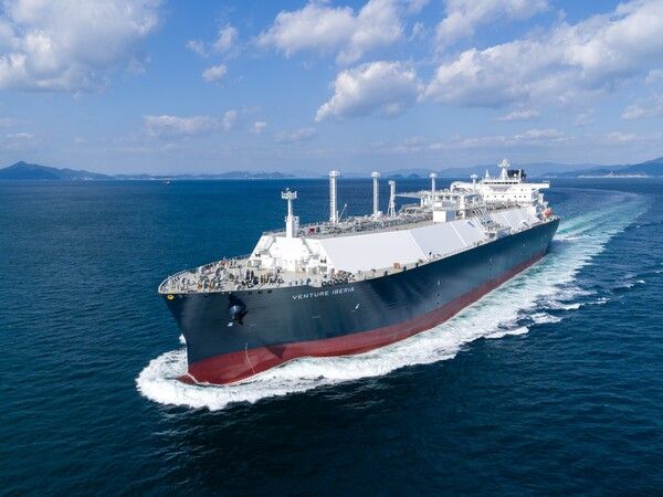 한화오션이&nbsp;건조한&nbsp;친환경&nbsp;LNG&nbsp;운반선. /한화에어로스페이스 제공