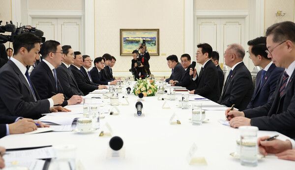 이재명 대통령이 4일 청와대에서 열린 청년일자리와 지방투자 확대를 위한 기업간담회에서 발언을 하고 있다. /청와대통신사진기자단