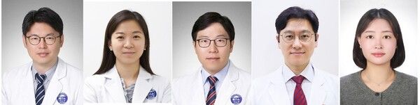 (왼쪽부터) 분당차병원 종양내과 전홍재 교수, 병리과 황소현 교수, 종양내과 김찬 교수, 외과 양석정교수, 차 의과학대학교 의생명과학과 우선정 석사 /차병원 제공