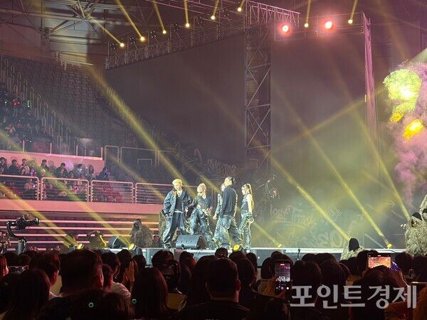 크래프톤의 대표작 'PUBG: 배틀그라운드' 출시 9주년 행사 현장에서 진행된 '올데이프로젝트' 공연. (포인트경제)