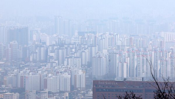 지난 6일 서울 중구 남산에서 바라본 서울 시내 아파트 단지 모습 /사진=뉴시스
