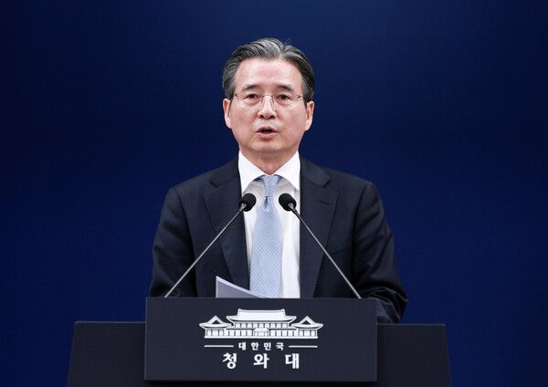 김용범 정책실장이 9일 청와대 춘추관에서 중동 상황 등 비상경제점검회의 관련 브리핑을 하고 있다. /사진=뉴시스