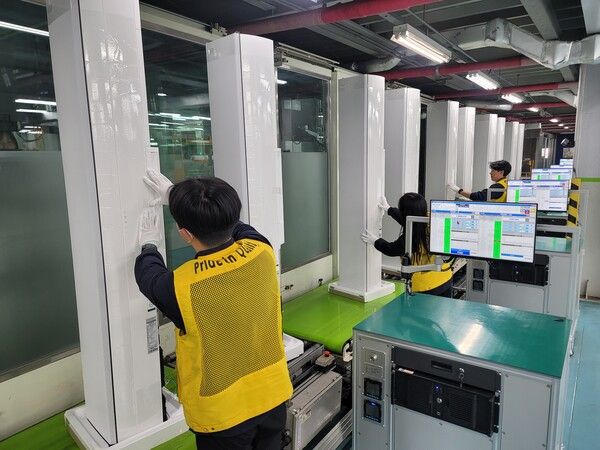 삼성전자가 다가오는 더위로 급증하는 에어컨 수요에 신속히 대응하기 위해 에어컨 생산라인을 풀가동 했다. /삼성전자 제공