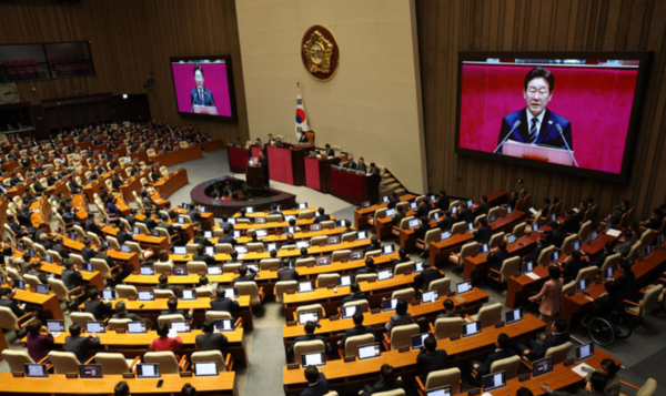 이재명 대통령이 2일 서울 여의도 국회에서 추가경정예산안 시정연설을 하고 있다. /사진=뉴시스