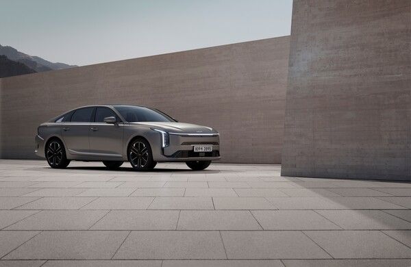 기아 'The 2027 K8'. [사진=기아] (포인트경제)